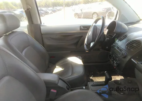 2003 Volkswagen New Beetle Glx from USA, damaged, VIN 3VWDD21C83M444249